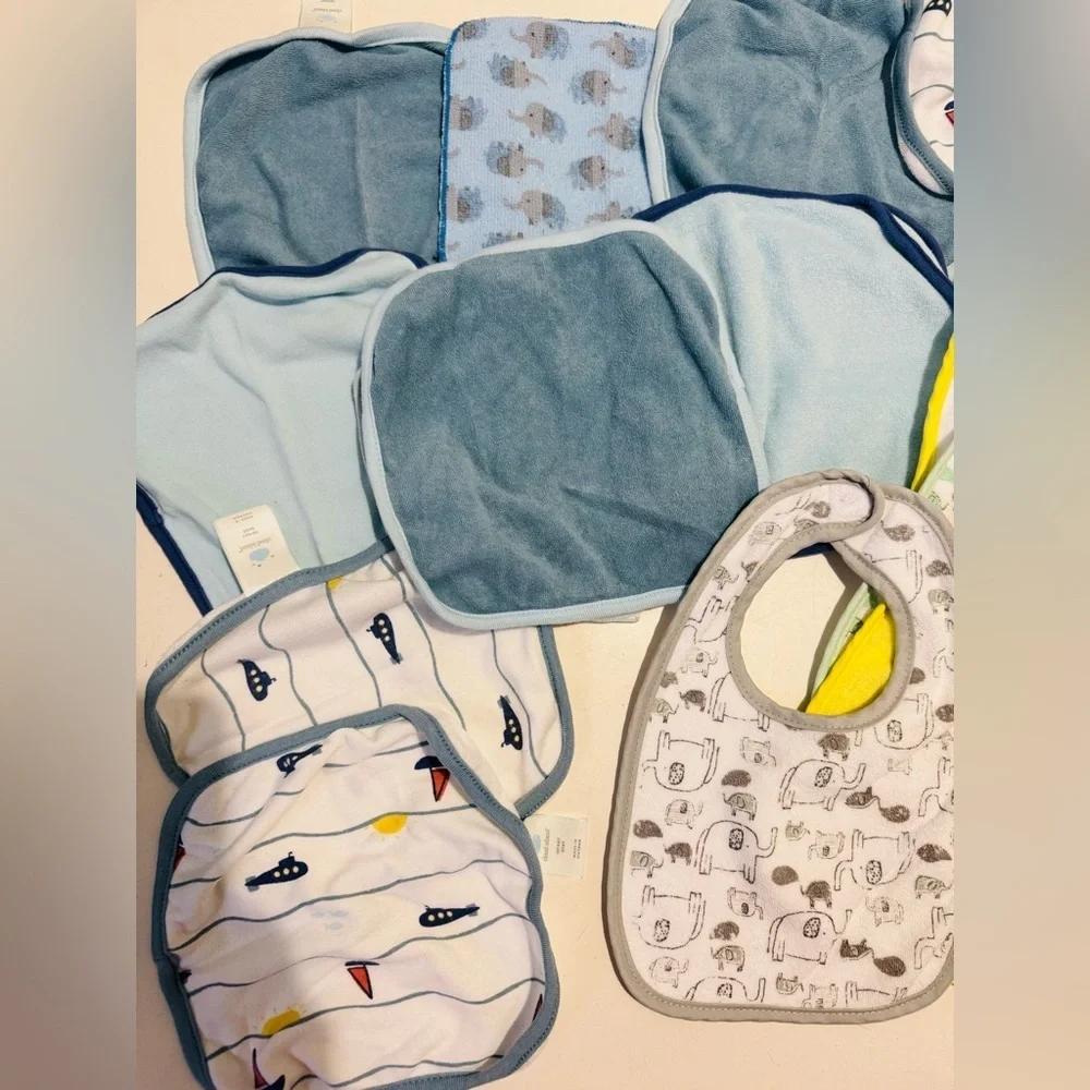 Baby Boy Cotton Bib‎ and Little Cleaning Towels Unbranded 17-Piece